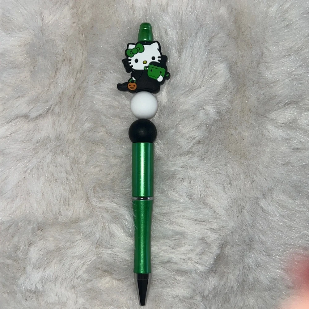 Hello Kitty Green and Black Pen